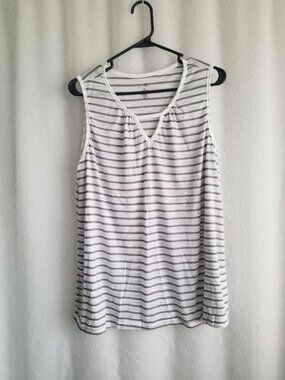 Just Be Gray White Striped Sleeveless Blouse XL